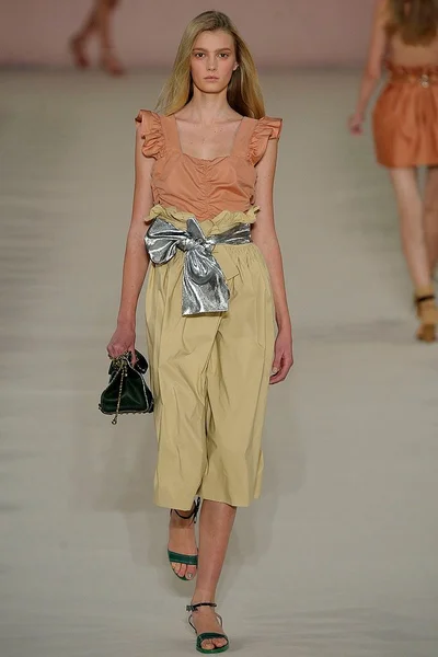 Look 17